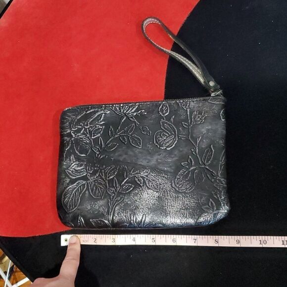 Patricia Nash Tooled Leather Flower Wistlet in Metallic Silver - Picture 3 of 16